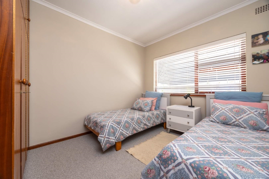 6 Bedroom Property for Sale in Goodwood Estate Western Cape